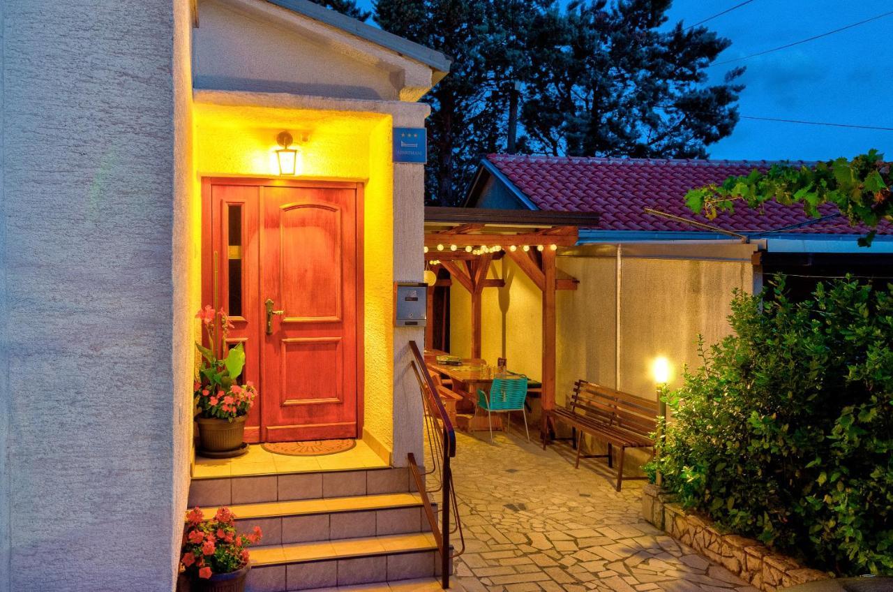 Apartmani Suncica セルツェ エクステリア 写真